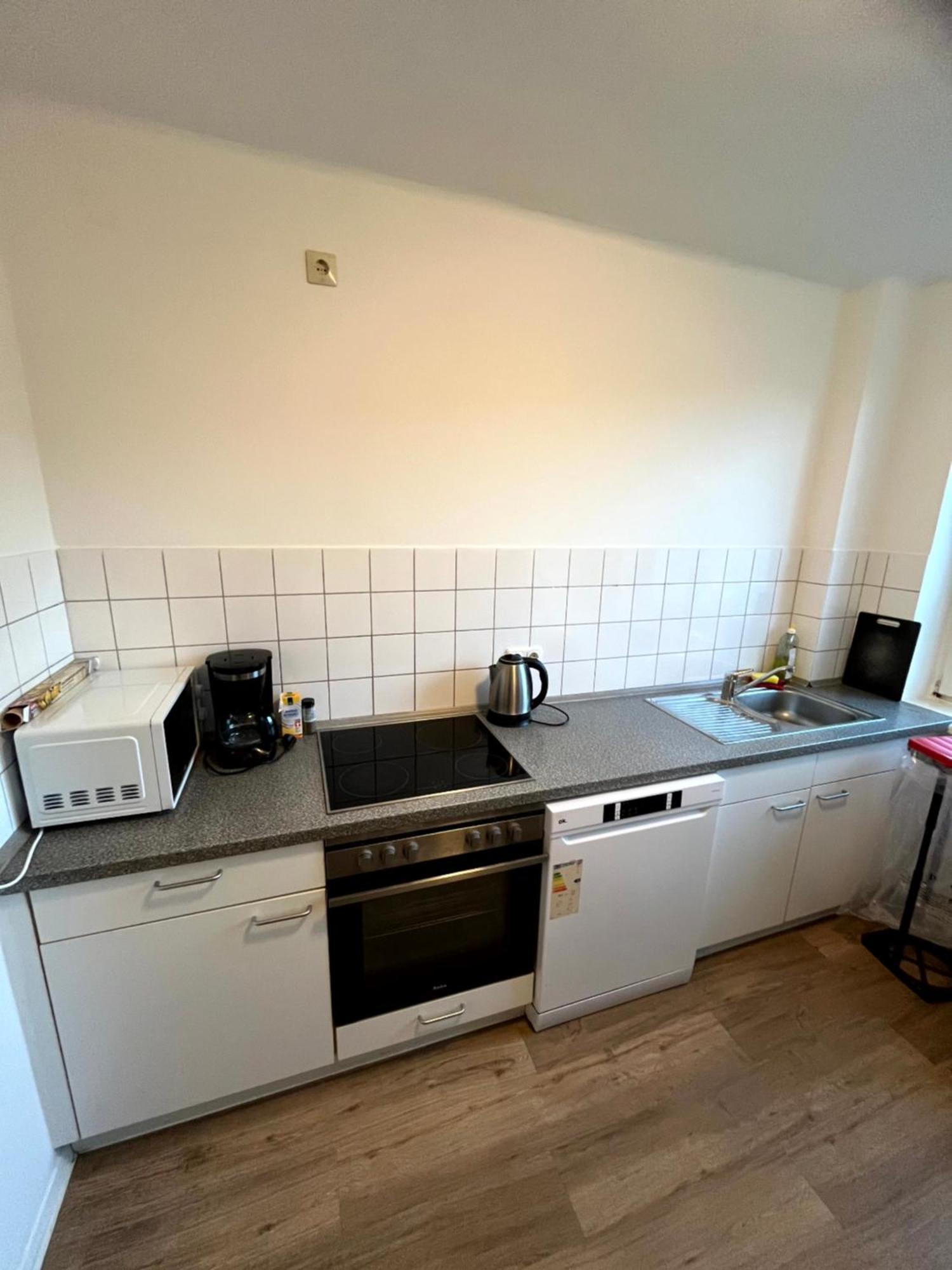 3-Zimmer Monteurwohnung Mit Balkon Neumuenster Exterior photo